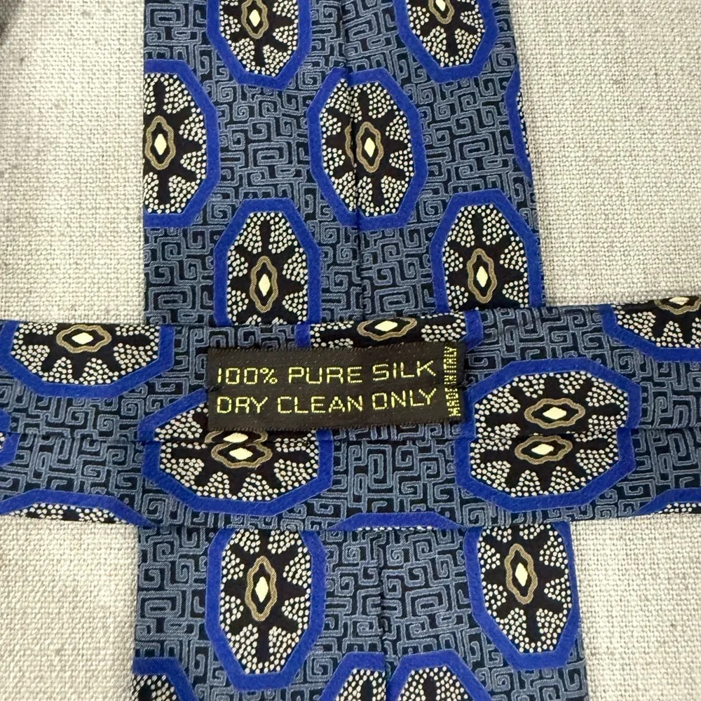 Giorgio Armani Blue and Black Patterned Tie‎